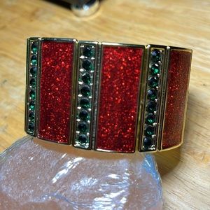 Red & Green stretch bracelet.